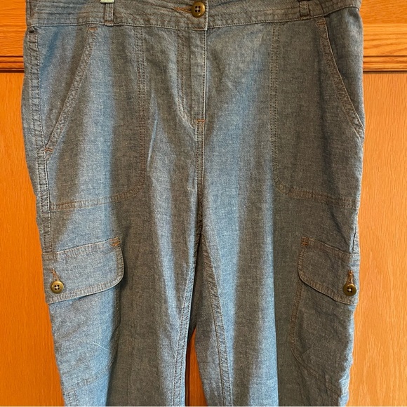 Travel Smith women’s blue cargo pants w zip back pockets 4 front pockets size 10 - Picture 4 of 8